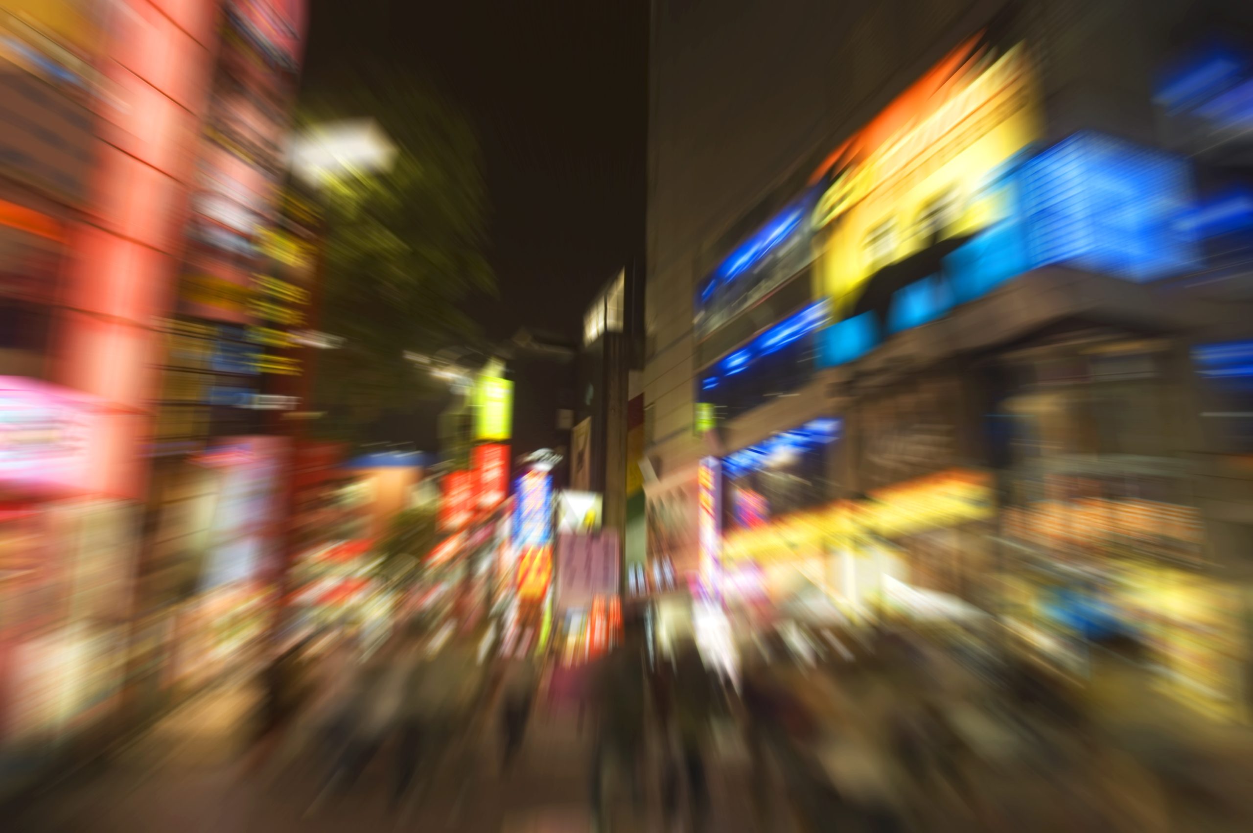 Dias (ainda) mais curtos, cidades (cada vez) mais longas? Ritmos urbanos, promessas anacrônicas e a disputa pelo futuro dos lugares